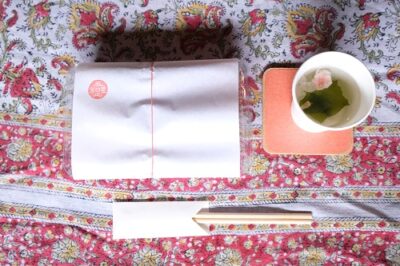 さまらさのお弁当と桜の花のワカメのおすまし