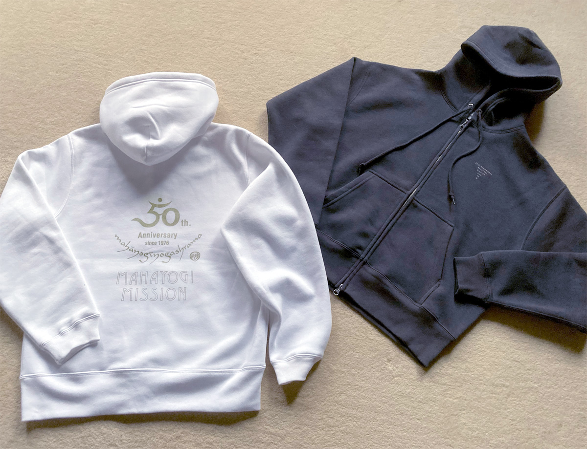 左：スタンダード　右：特別仕様