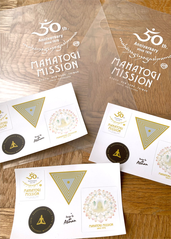 クリアファイルとステッカー